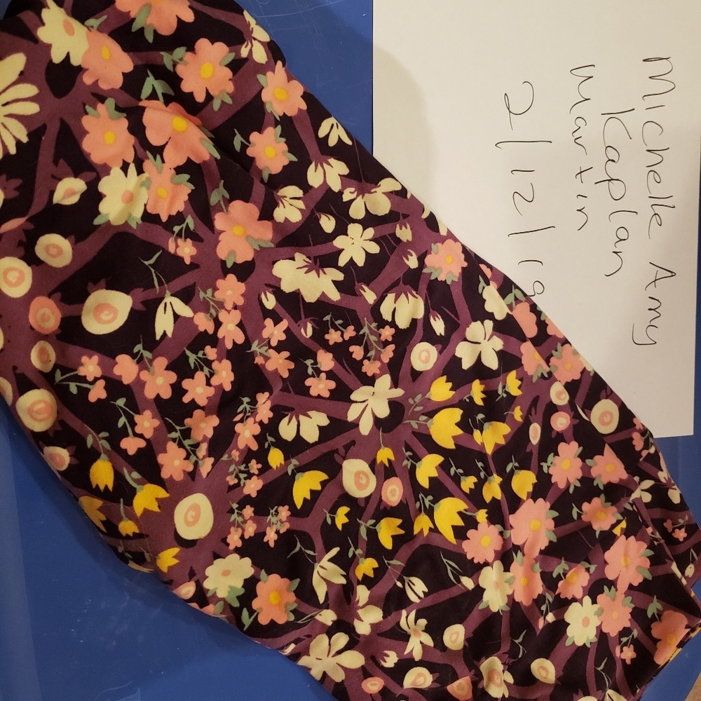 New tall and curvy lularoe flower leggings